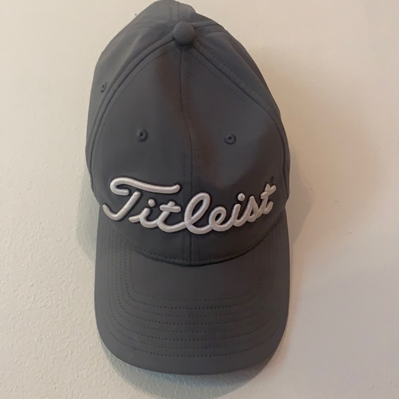 TITLEIST MENS GRAY 6 PANEL LOGO HAT